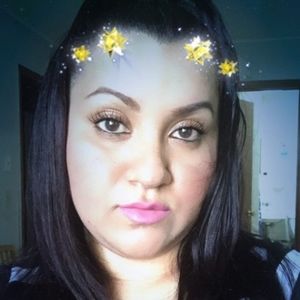 Meet your Posher, Dina